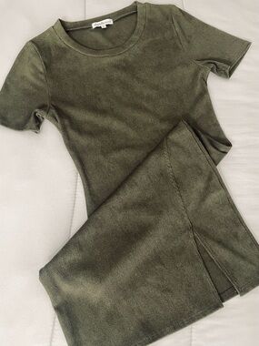2/$12⚡️LAST CHANCE ⚡️Charolette Russe Faux Suede Dress